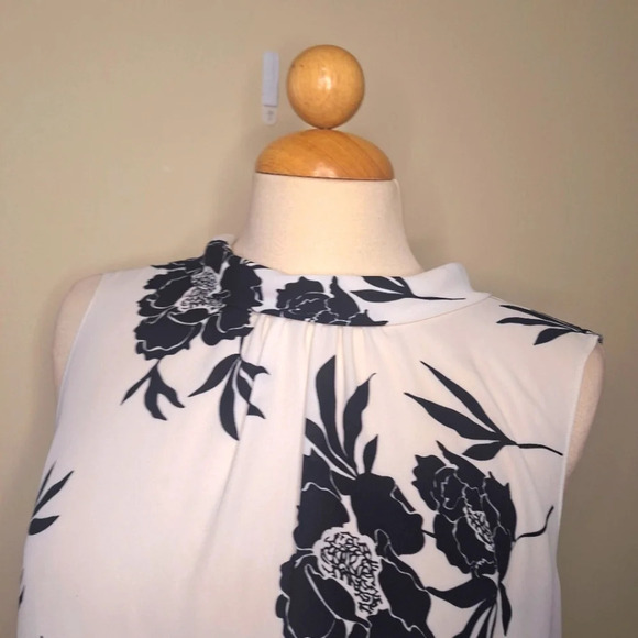 Vince Camuto sleeveless floral top SZ M - Picture 2 of 9